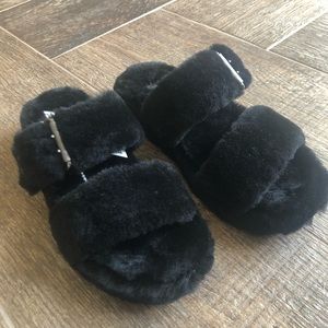 UGG Fuzz Yeah lamb slippers/slides in black, new